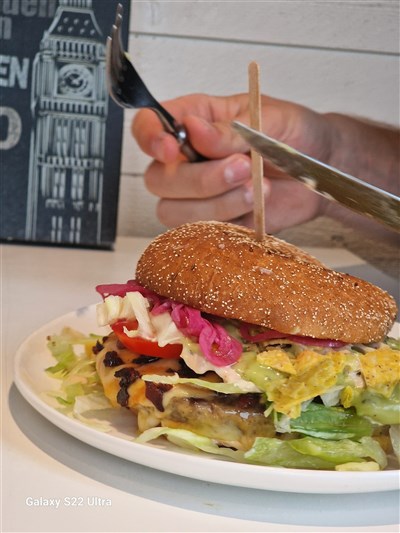 Crunchy Nacho Burger